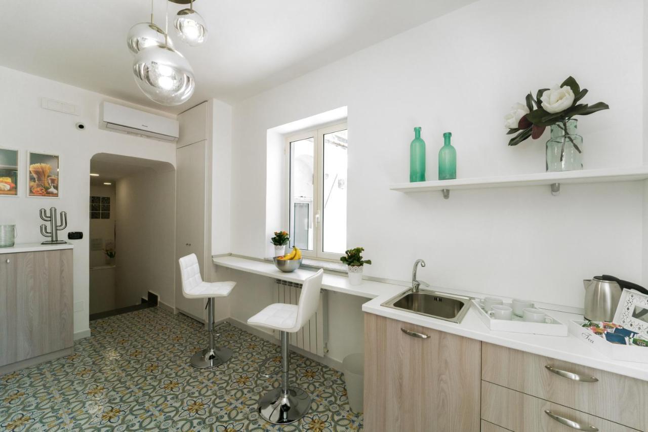 Suite & Luxury Rooms Palazzo Diomede Carafa ナポリ エクステリア 写真