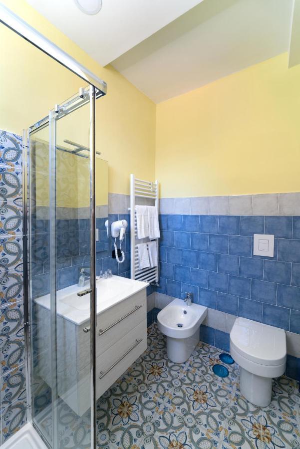Suite & Luxury Rooms Palazzo Diomede Carafa ナポリ エクステリア 写真